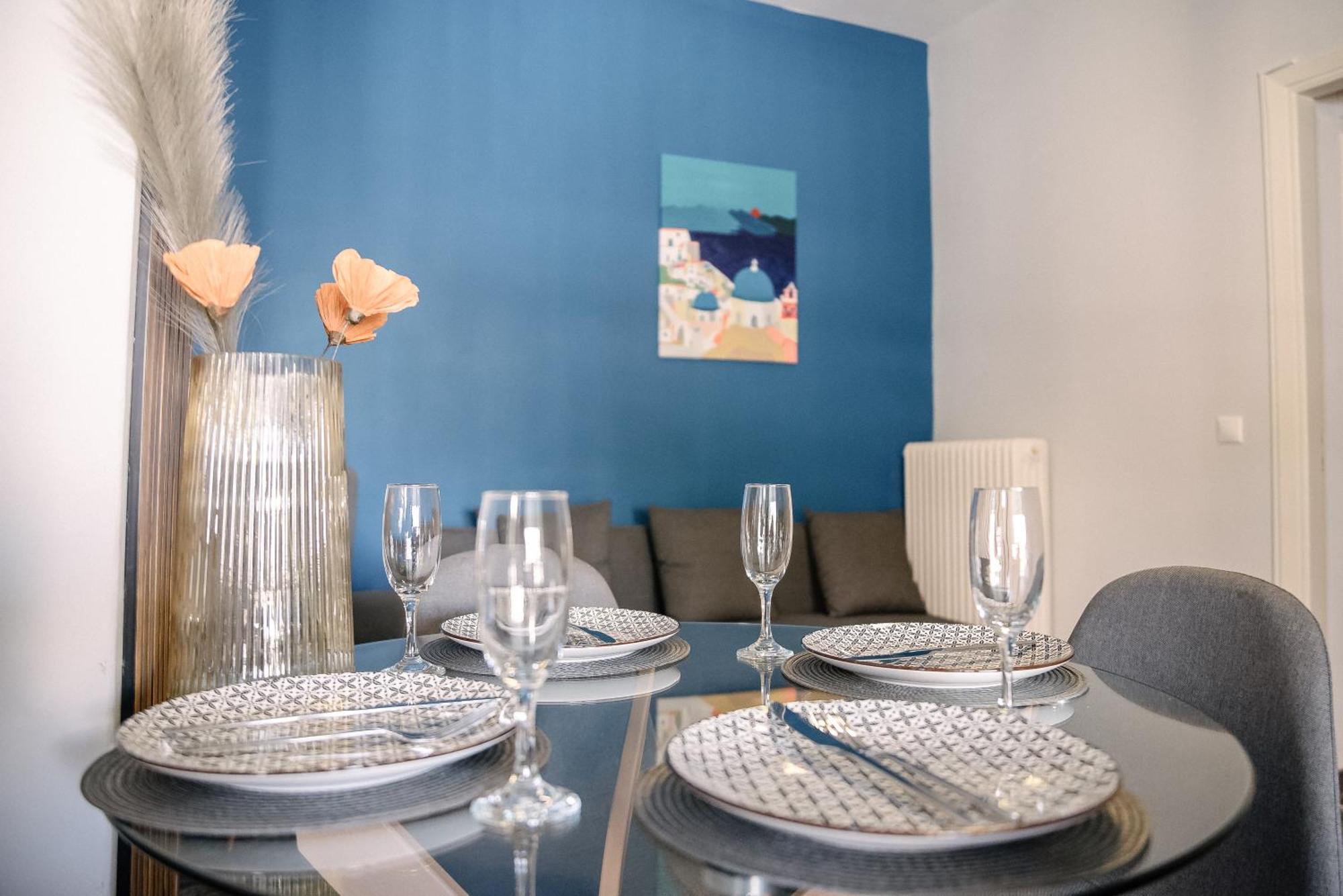 Appartamento 3Cs Athens Ampelokipoi Comfy Flat Ft Patio Airport Direct Day N Night Esterno foto