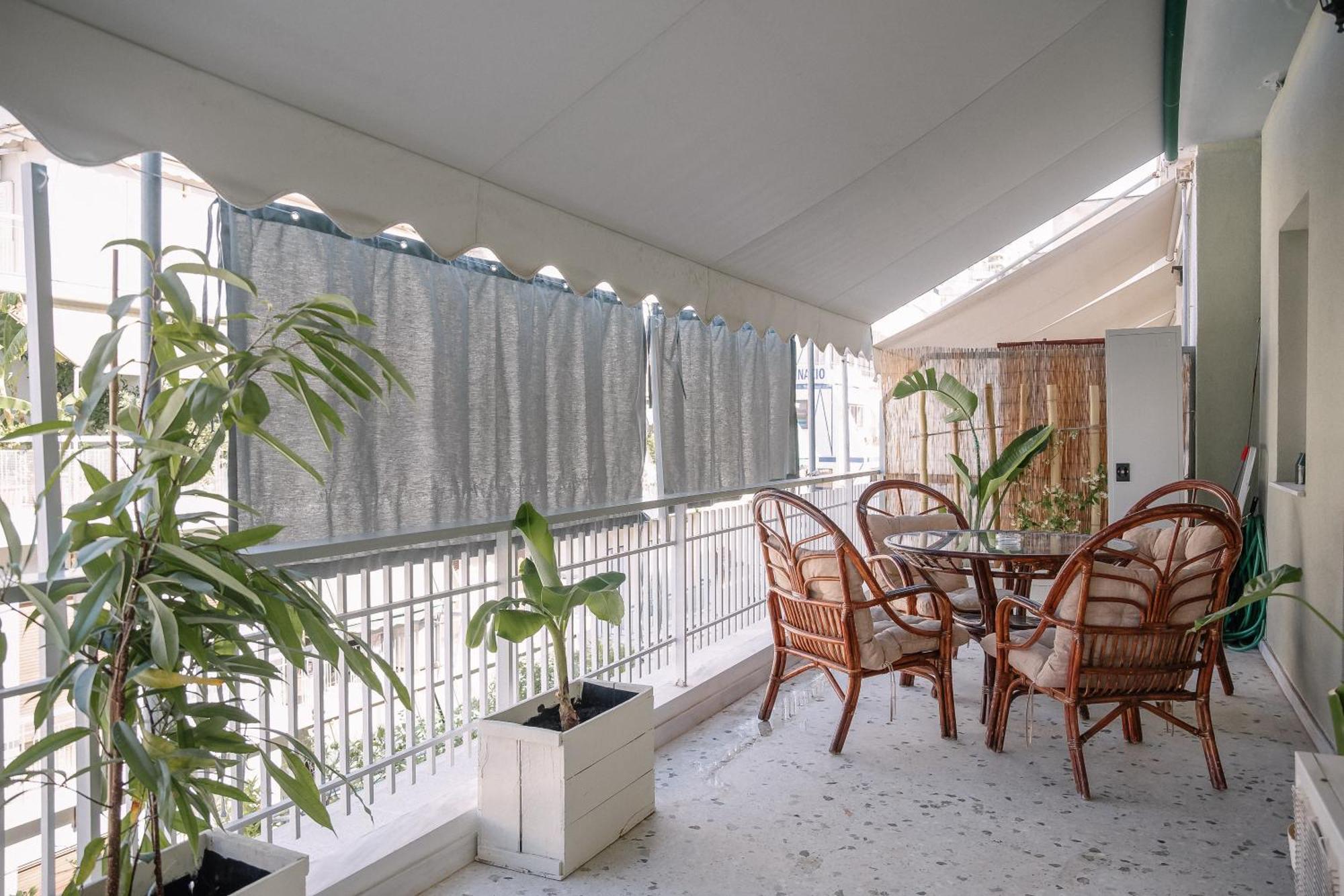 Appartamento 3Cs Athens Ampelokipoi Comfy Flat Ft Patio Airport Direct Day N Night Esterno foto